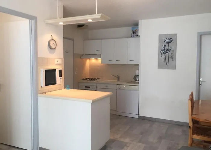 Maison A La Griere Avec Jardin Privatif Et Parking, Proche - Fr-1-22-180